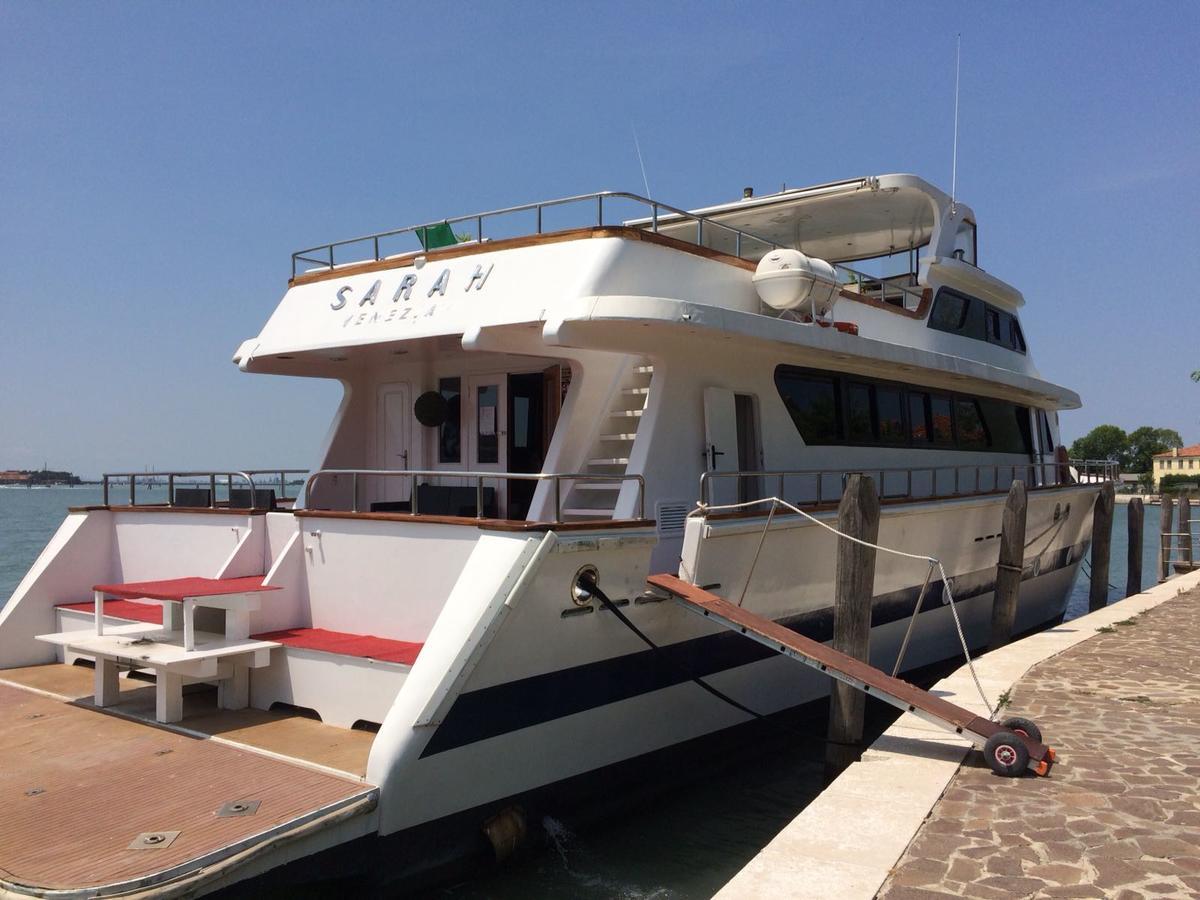 Отель Yacht Sarah Venezia La Giudecca Экстерьер фото